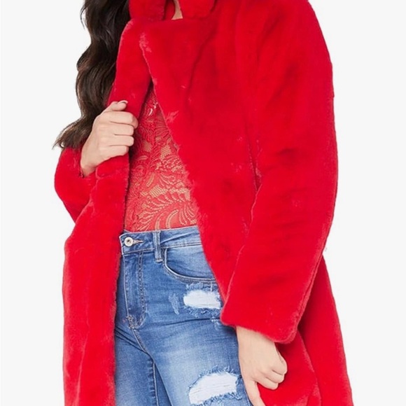 NWOT Women's Red Faux Fur Coat - Picture 7 of 9